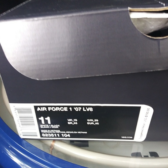 2 pairs of shoes - Picture 4 of 8